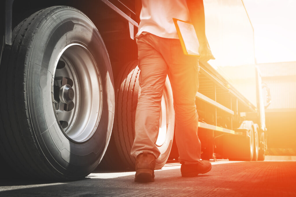 the-rookie-s-guide-to-a-successful-career-in-trucking-truck-driver-jobs