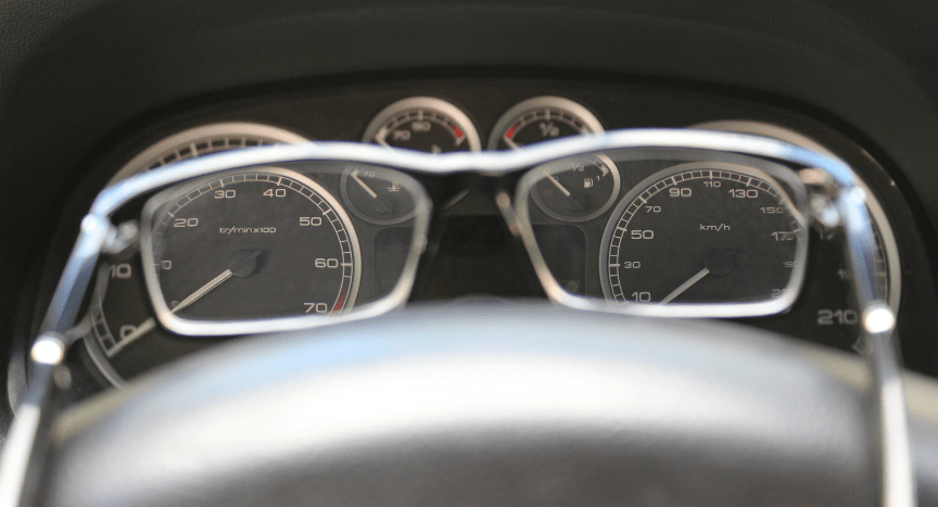 Amazon is testing new AI-powered smart glasses called Amelia, giving last-mile delivery drivers hands-free navigation, faster package handling, and real-time safety alerts. Here’s how the wearable tech could reshape daily delivery work and improve efficiency on the road.